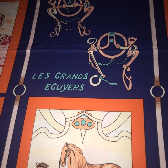 WONDERFUL-NEW 100% SILK SHAWL/SCARF- HORSES - Picture 2 of 5